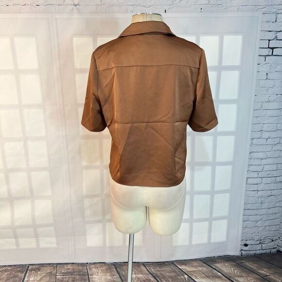 House of Harlow Short Sleeve Collar Button Down Satin Brown Crop Blouse Sz S NWT - Picture 7 of 12